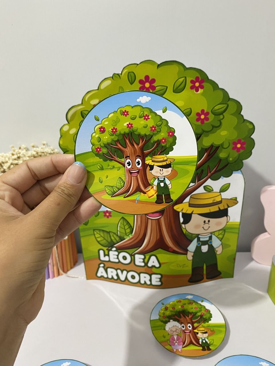 Luva dia da Árvore - Léo e a árvore - Imagem 3