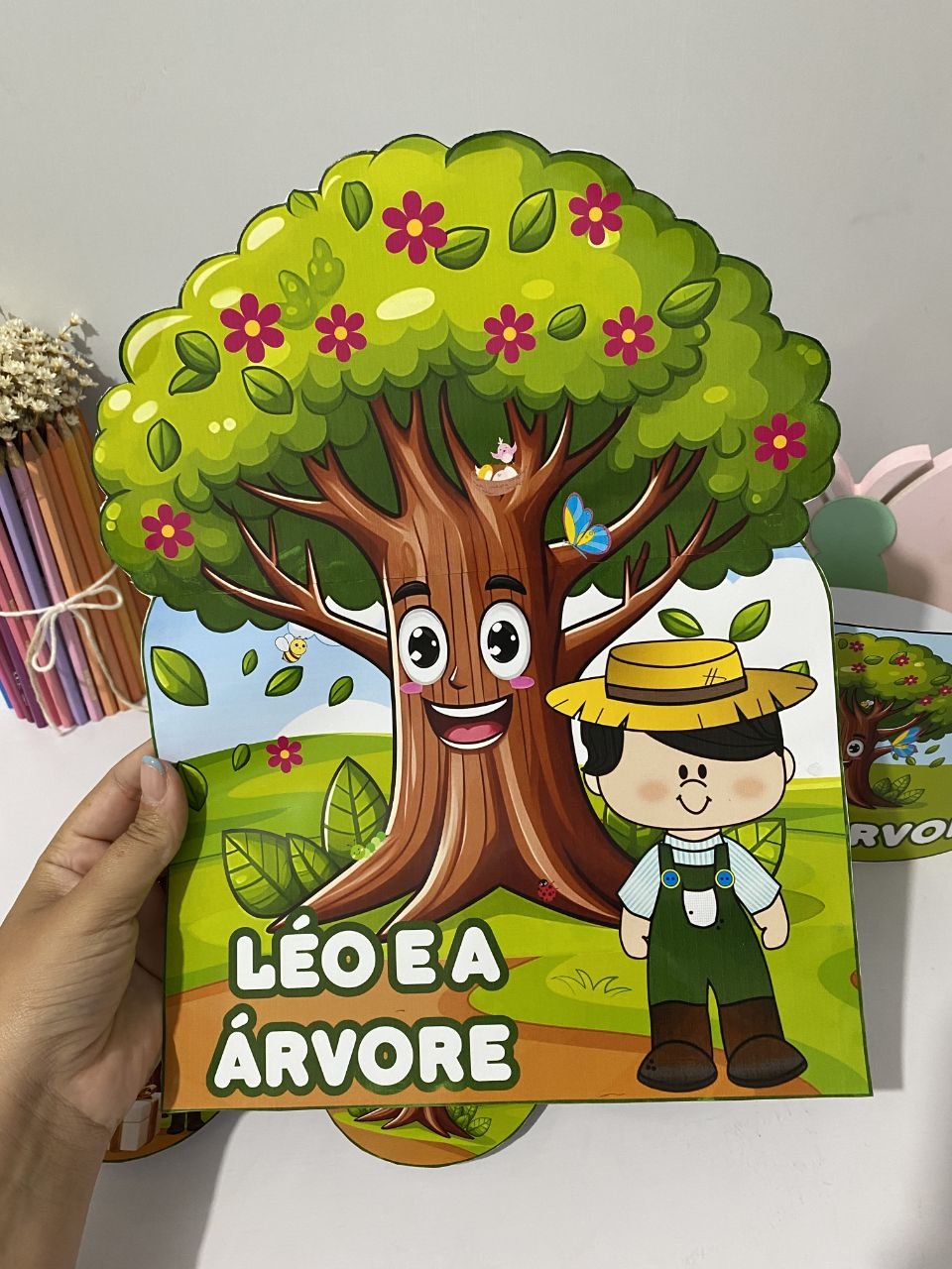 Luva dia da Árvore - Léo e a árvore - Imagem 4