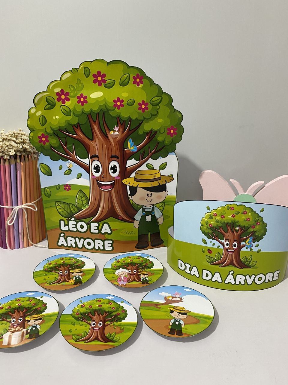 Luva dia da Árvore - Léo e a árvore