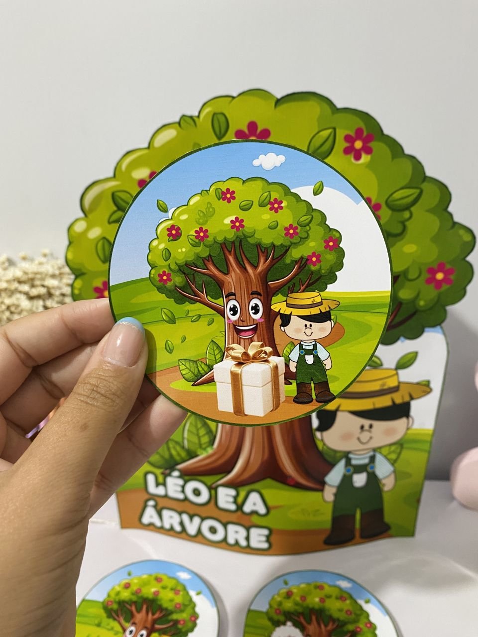 Luva dia da Árvore - Léo e a árvore - Imagem 2